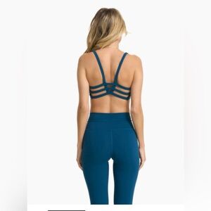 Vuori sports bra size Small